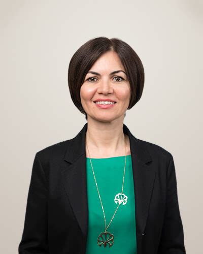 Özlem Özüner 